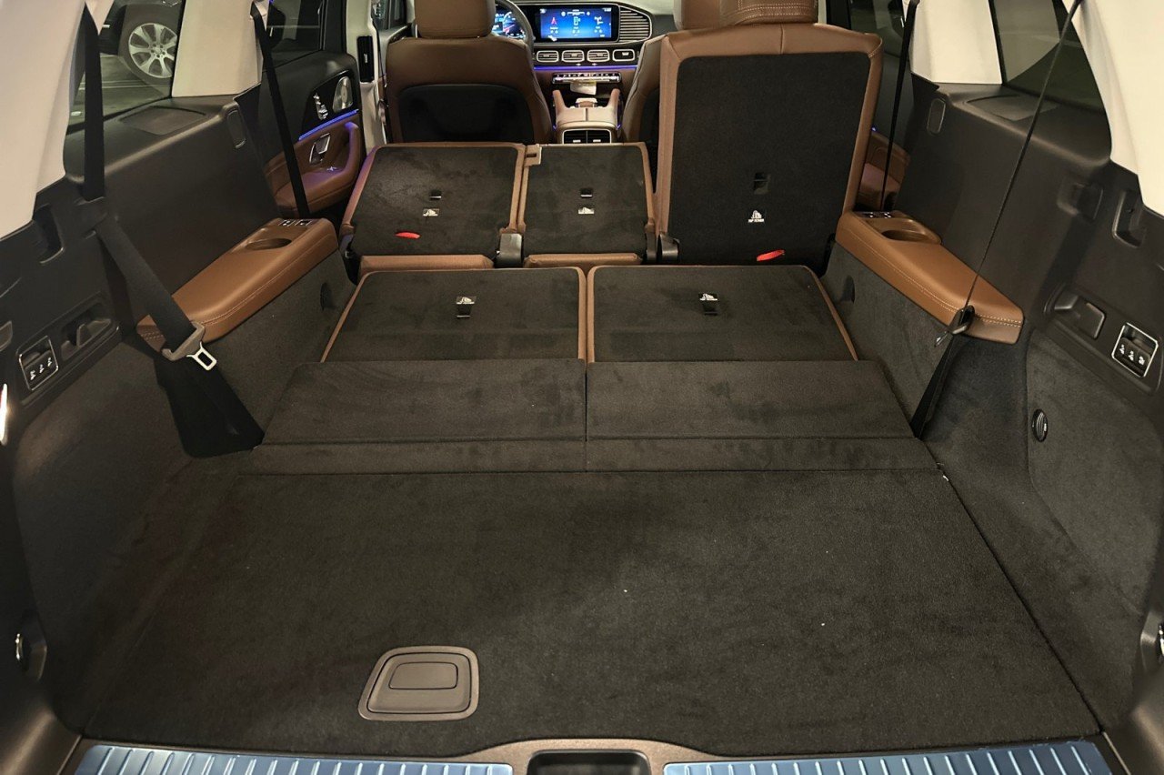 New 2026 Obsidian Black Metallic Mercedes-Benz GLS 450 4MATIC® SUV image 15