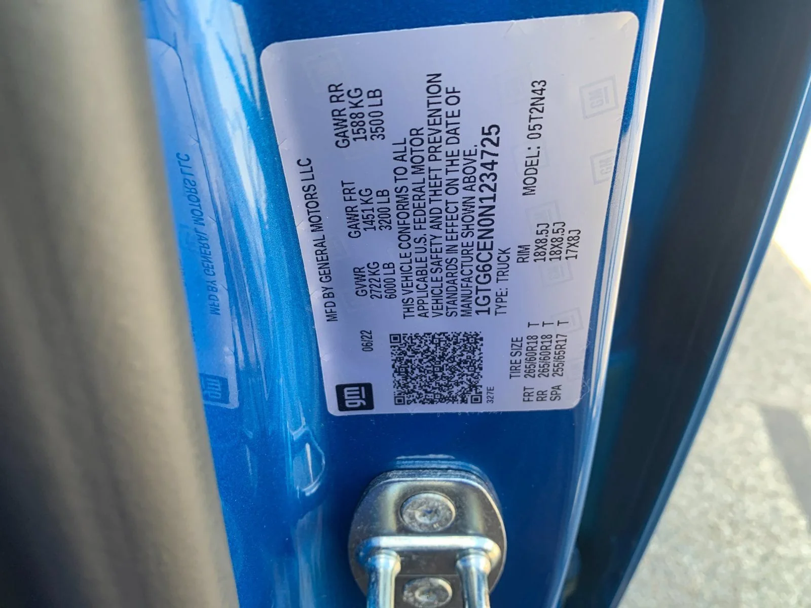 Used 2022 DYNAMIC BLUE METALLIC GMC 4WD Elevation image 32