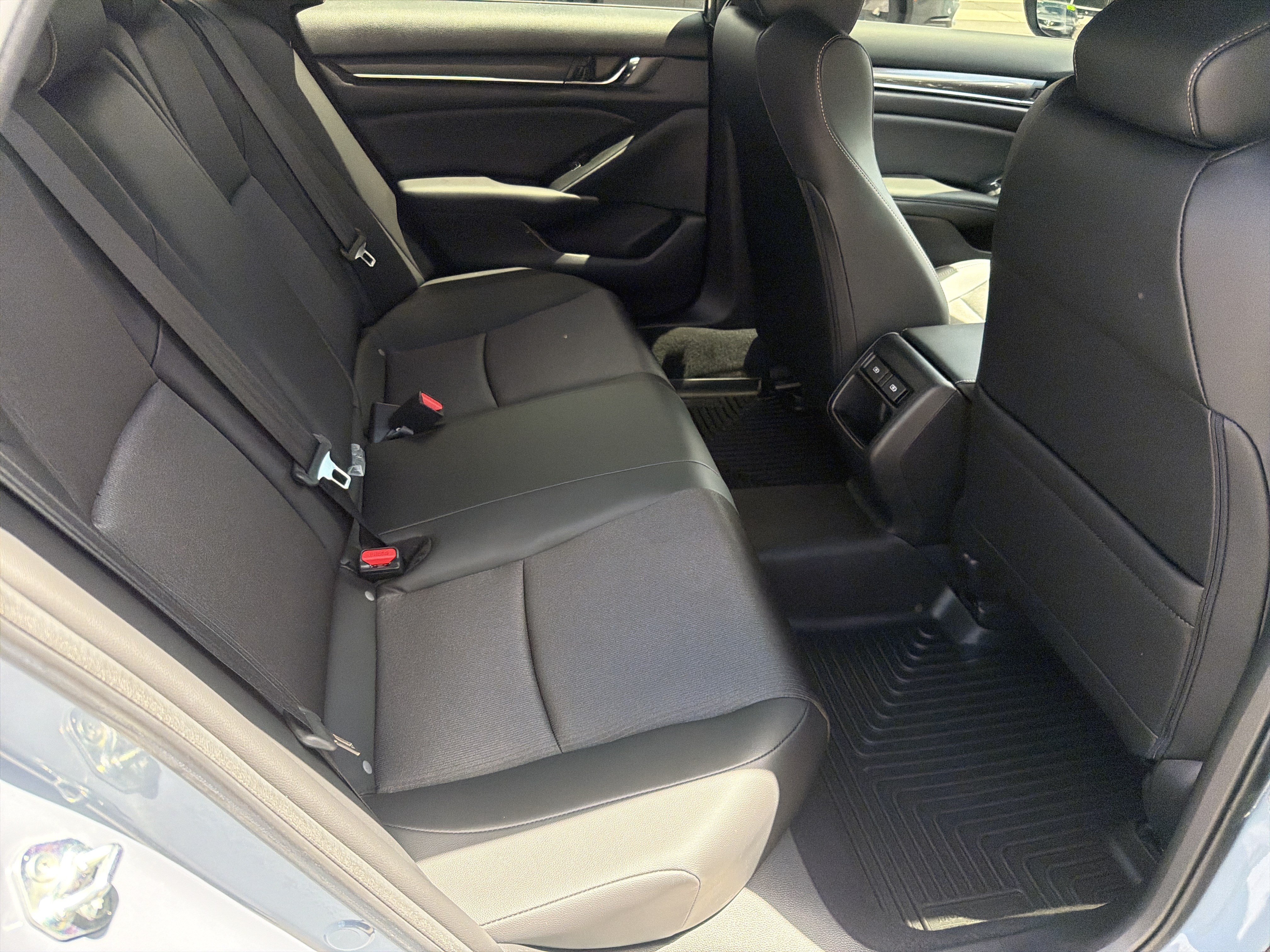 2022 Honda Accord Sport - Photo 25
