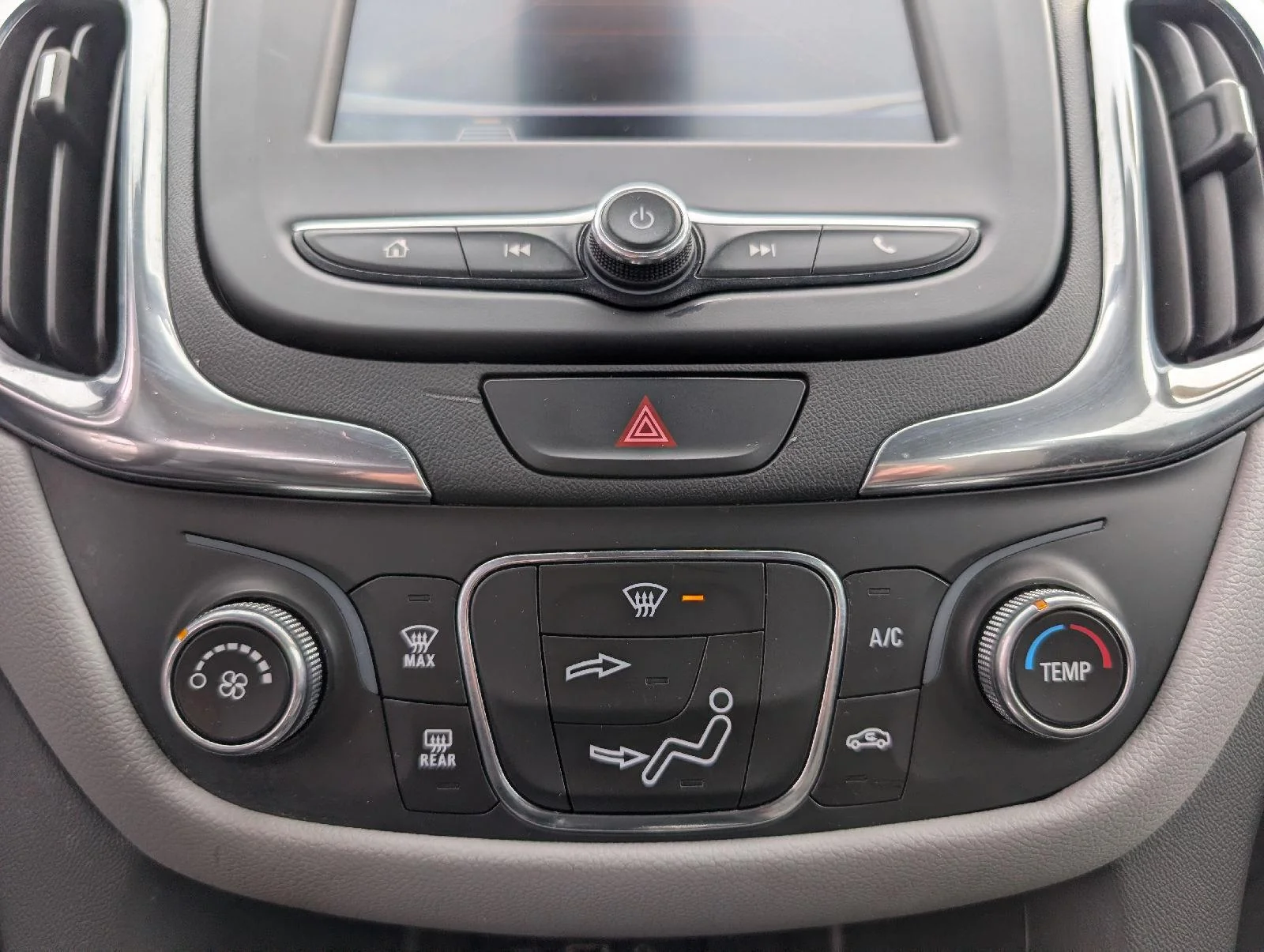 Used 2021 SUMMIT WHITE Chevrolet LS image 17