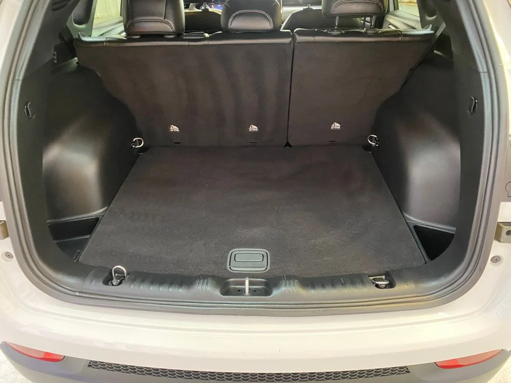Used 2026 White Jeep Latitude image 29