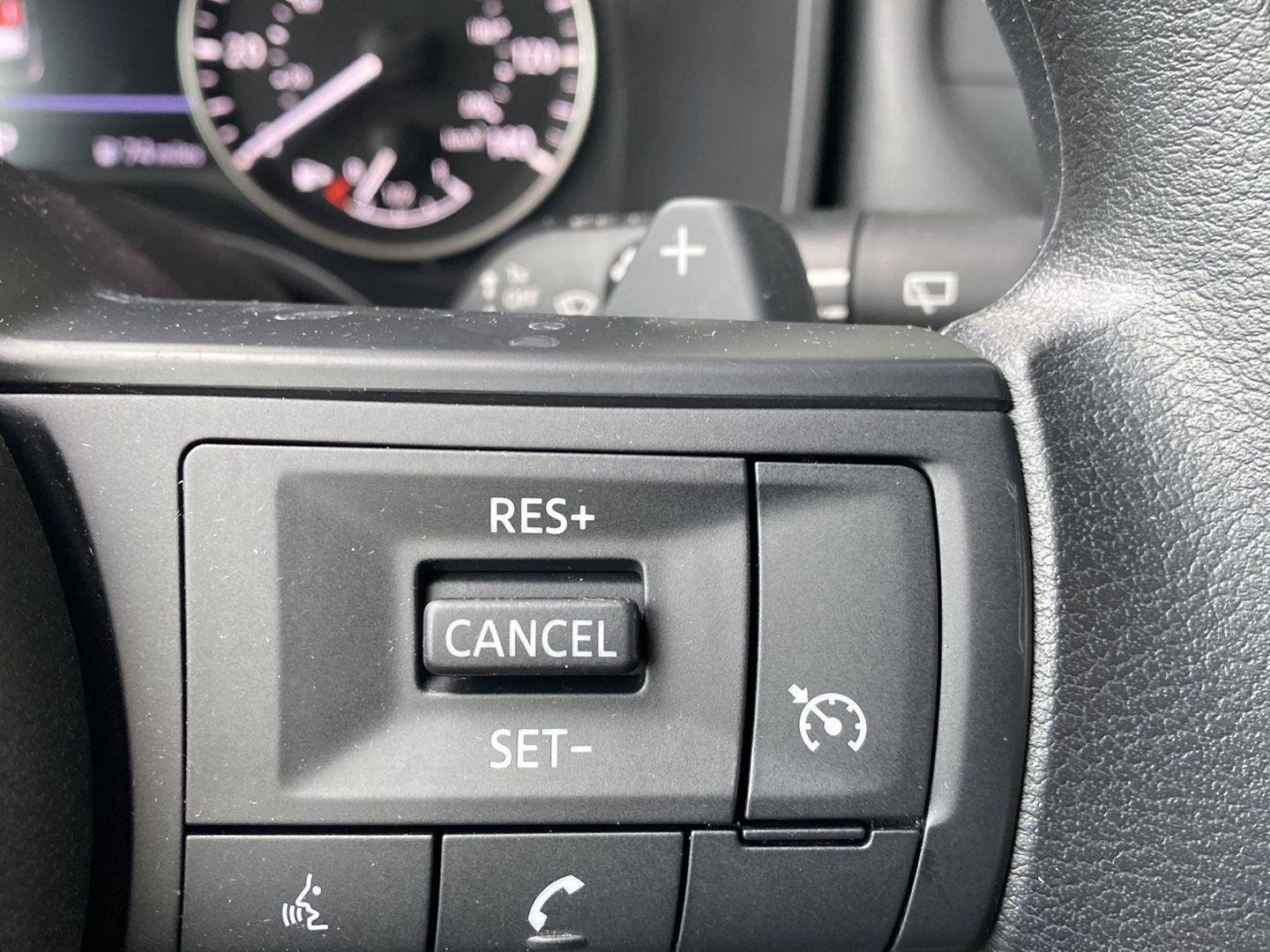 Certified Used 2023 Glacier White Nissan S image 30