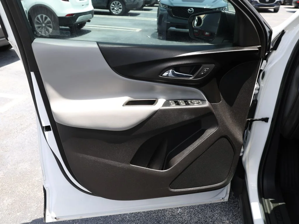 Used 2019 White Chevrolet LS image 10