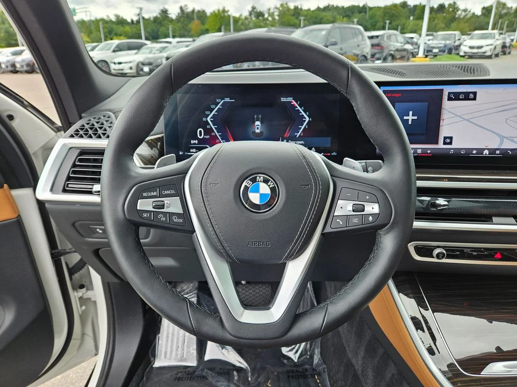Certified Used 2024 White BMW xDrive40i image 25
