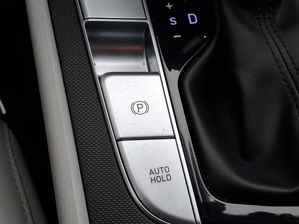 Used 2022 White Hyundai Limited image 38