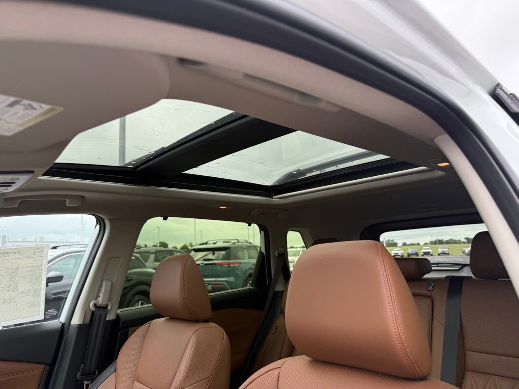 New 2026 Everest White Pearl TriCoat Nissan Platinum image 5