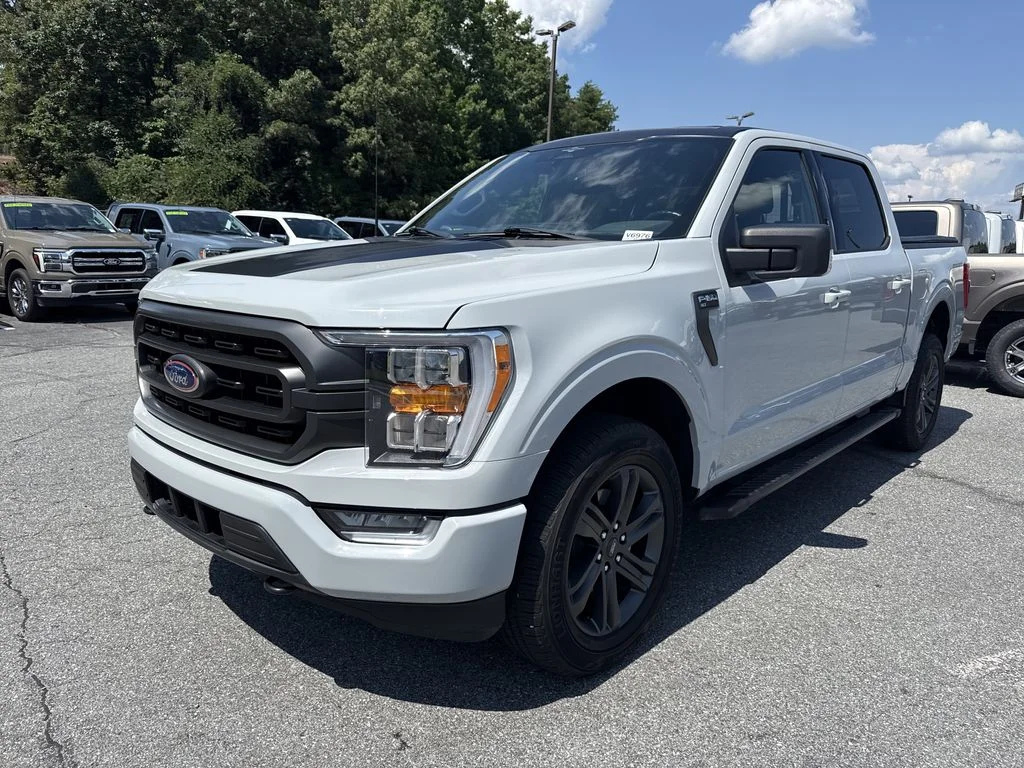 Used 2023 White Ford XLT image 3