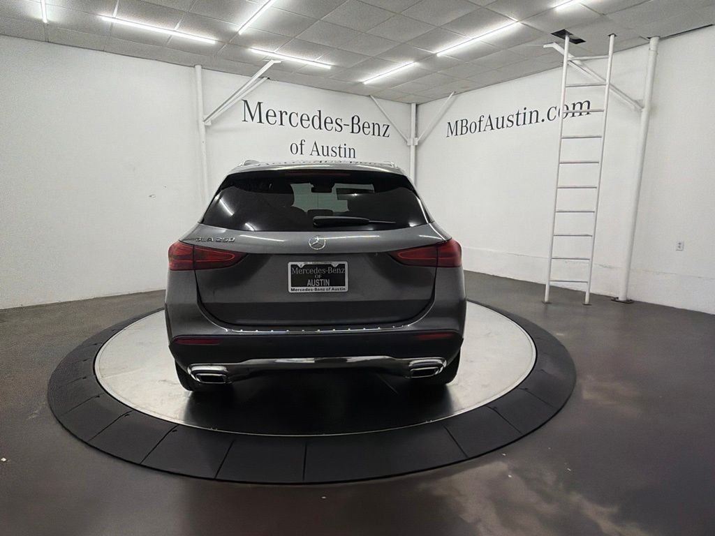 New 2026 Mountain Grey Metallic Mercedes-Benz GLA 250 image 6