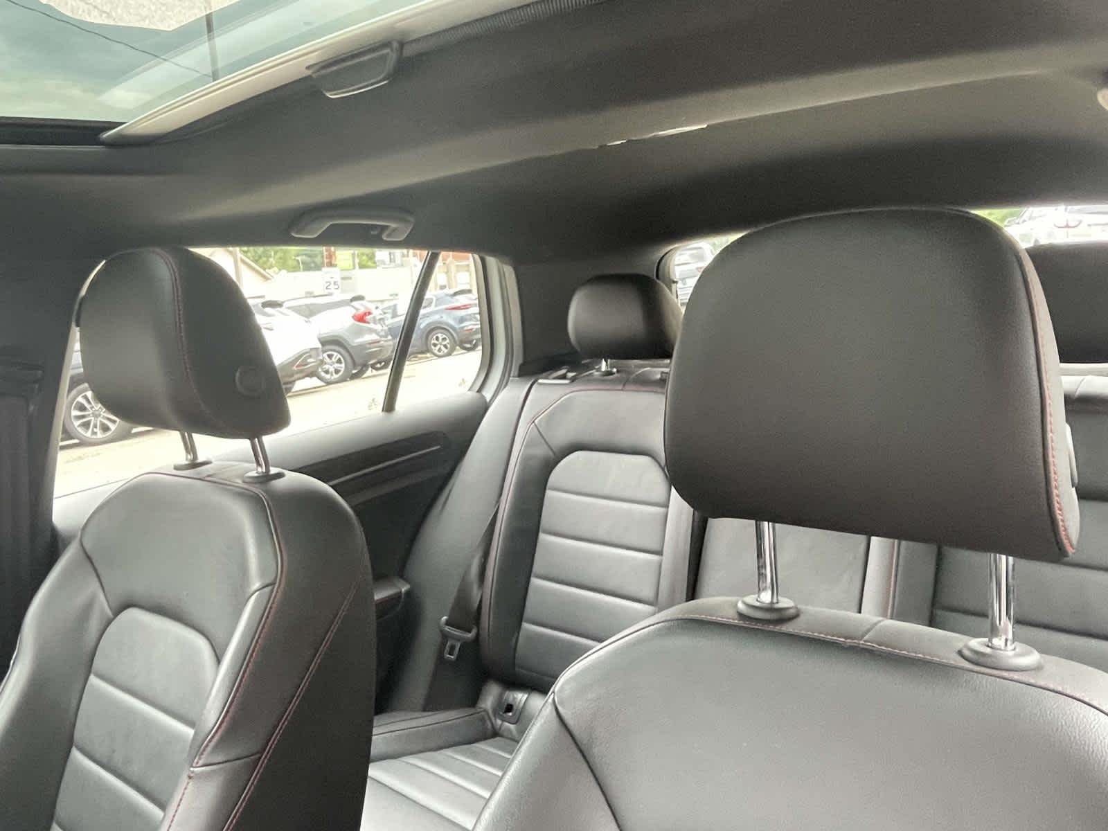 Used 2017 Pure White Volkswagen Autobahn image 6