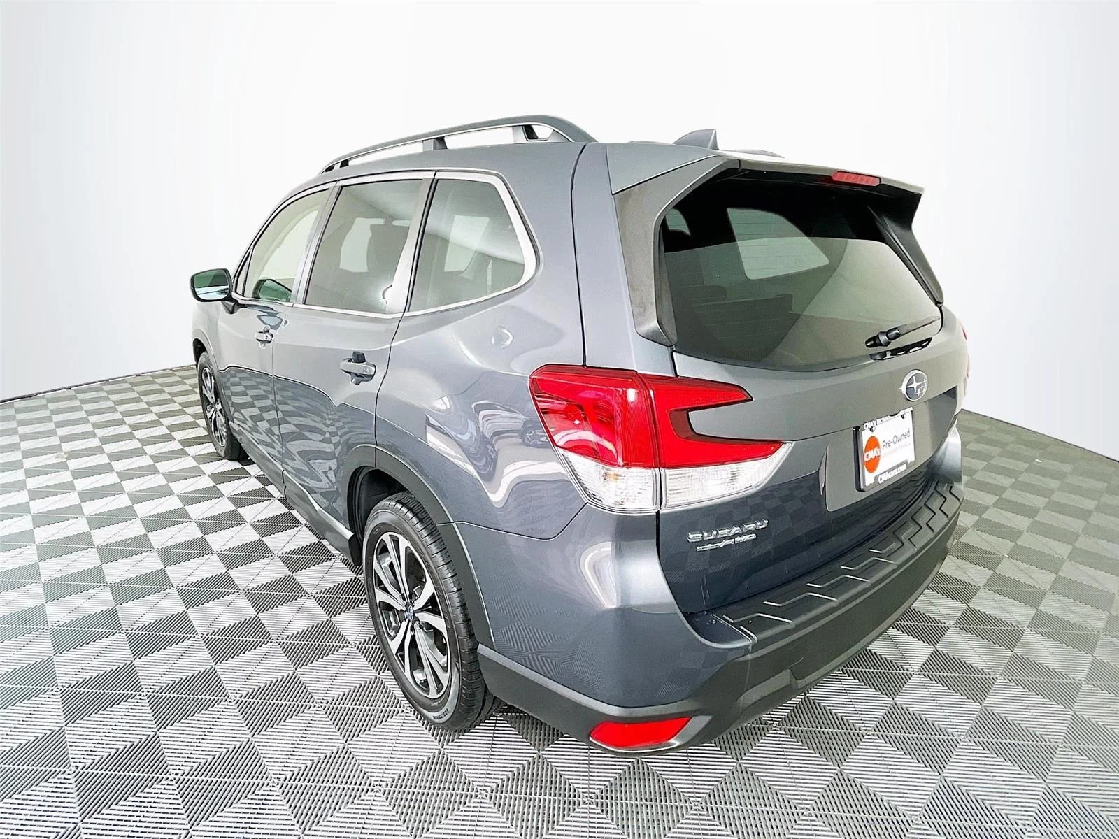 Used 2023 Magnetite Gray Metallic Subaru Limited image 7