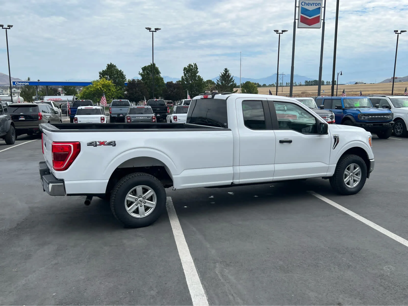 Certified Used 2022 Oxford White Clearcoat Ford XLT image 7