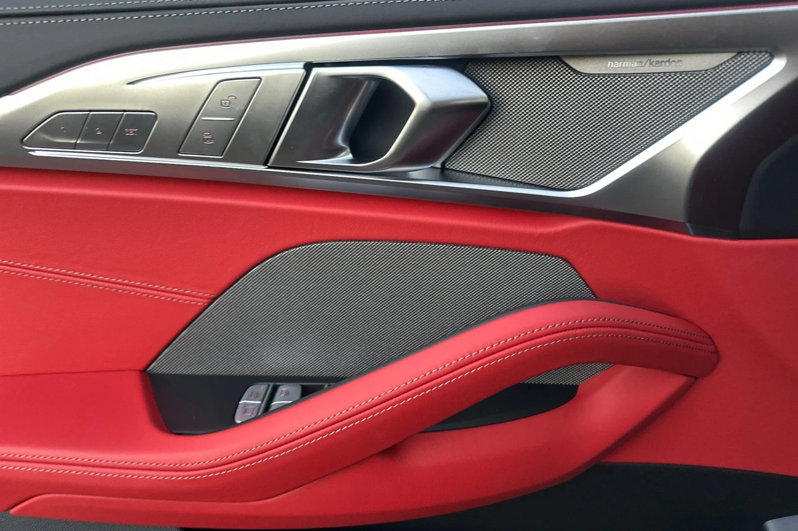 2026 BMW 8 Series 840i - Photo 8