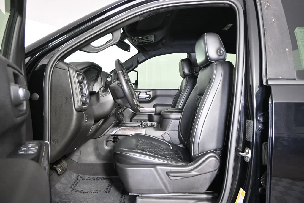 Used 2019 BLACK Chevrolet Custom Trail Boss image 20