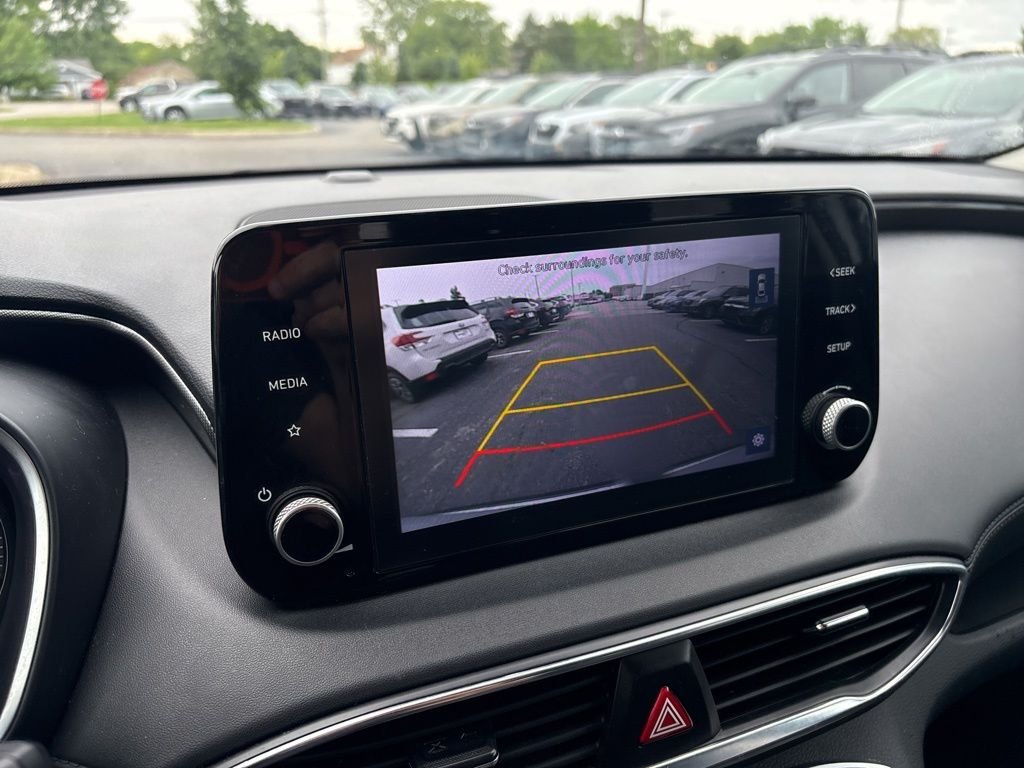 Used 2021 Silver Hyundai SE image 22