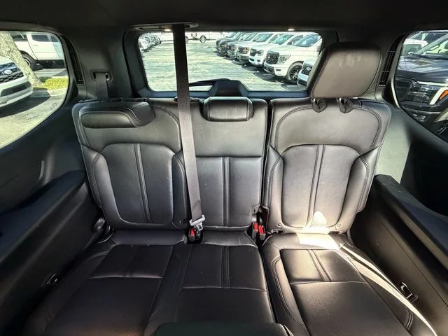 Used 2023 Riverrock Green Jeep Base image 12