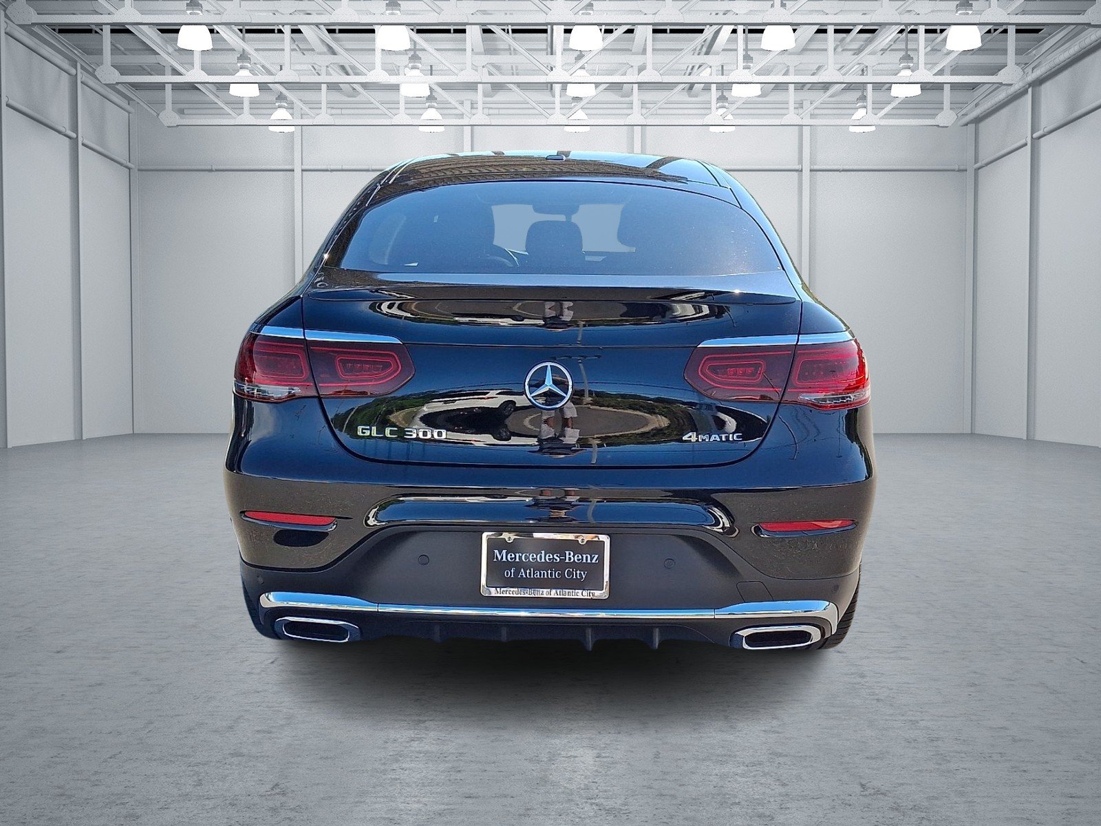 Certified Used 2020 Black Mercedes-Benz 4MATIC® image 5