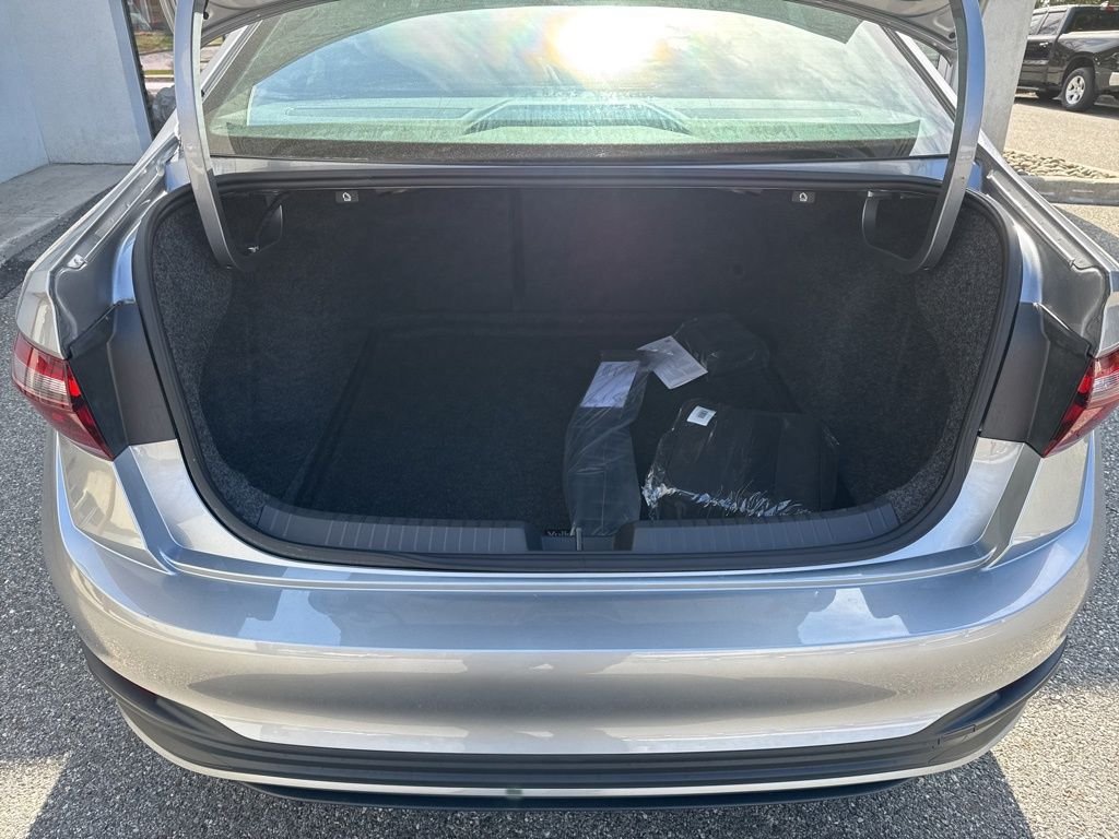 2025 Volkswagen Jetta Sport - Photo 29
