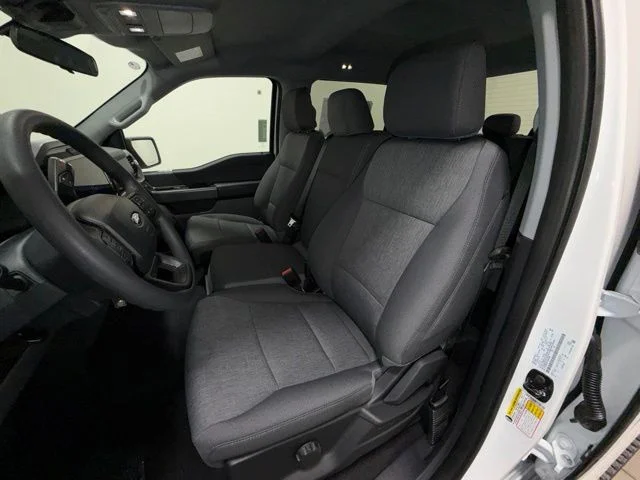 New 2026 Oxford White Ford XLT image 13