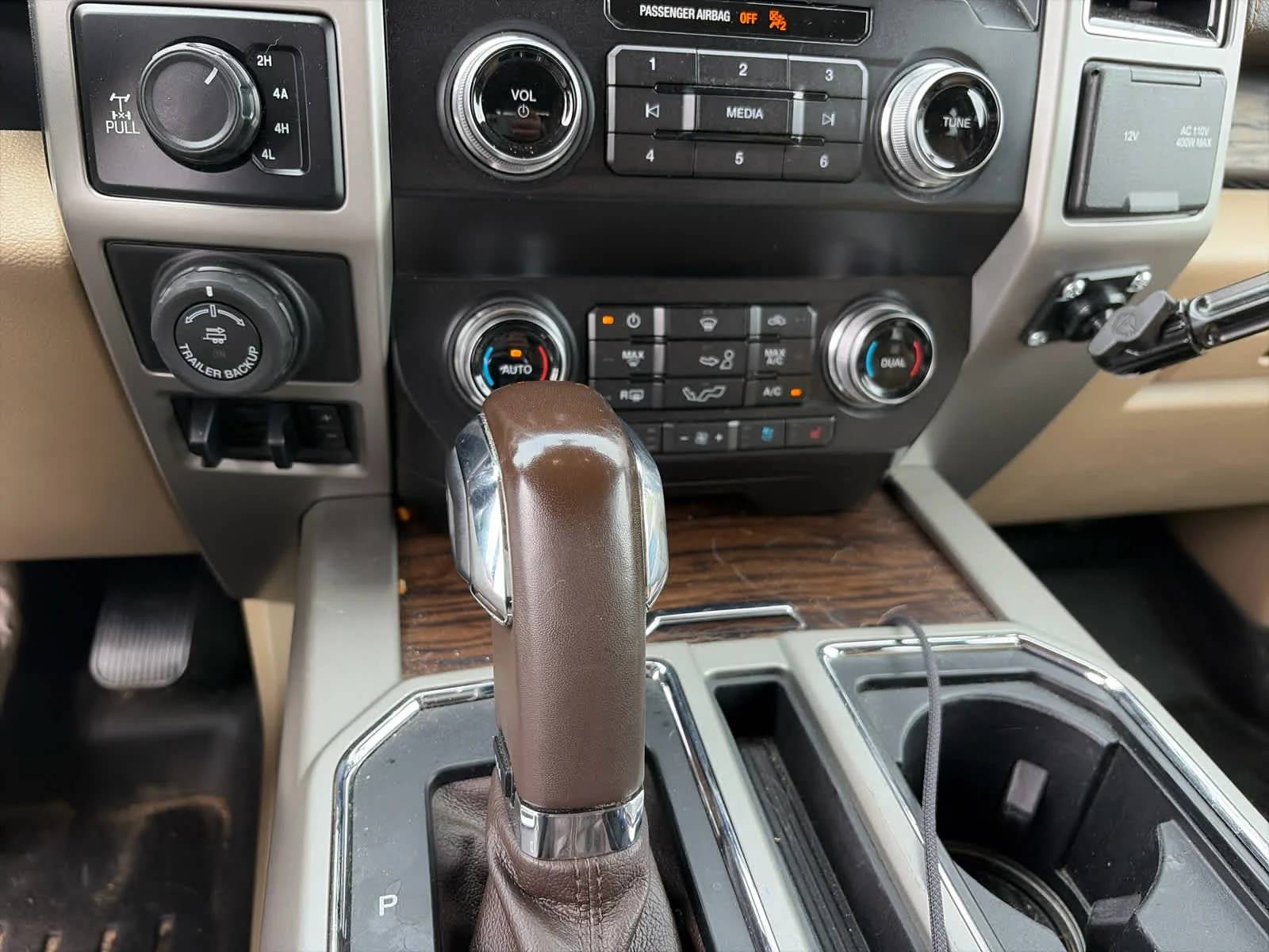 Used 2019 Blue Jeans Metallic Ford LARIAT image 4