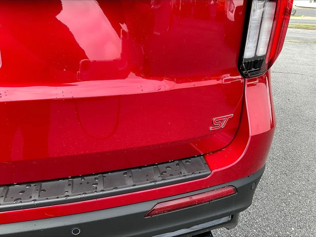New 2026 Rapid Red Metallic Tinted Clearcoat Ford ST image 9