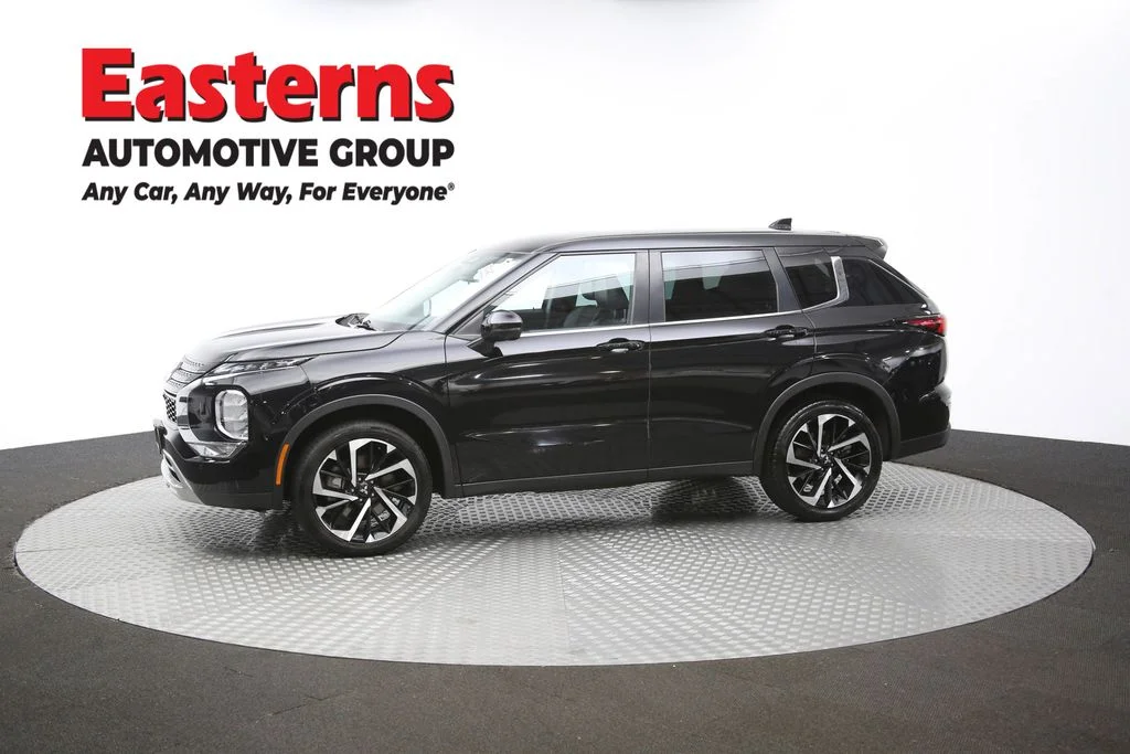Used 2023 Black Mitsubishi SE image 57