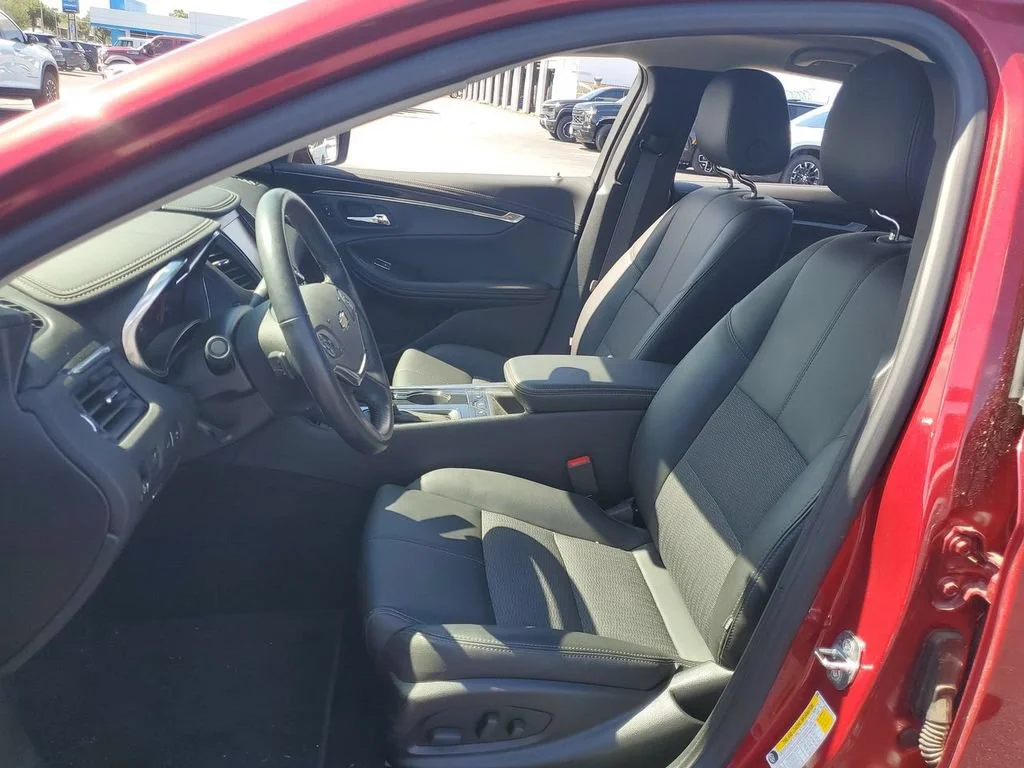 Used 2019 CAJUN RED TINTCOAT Chevrolet LT image 24