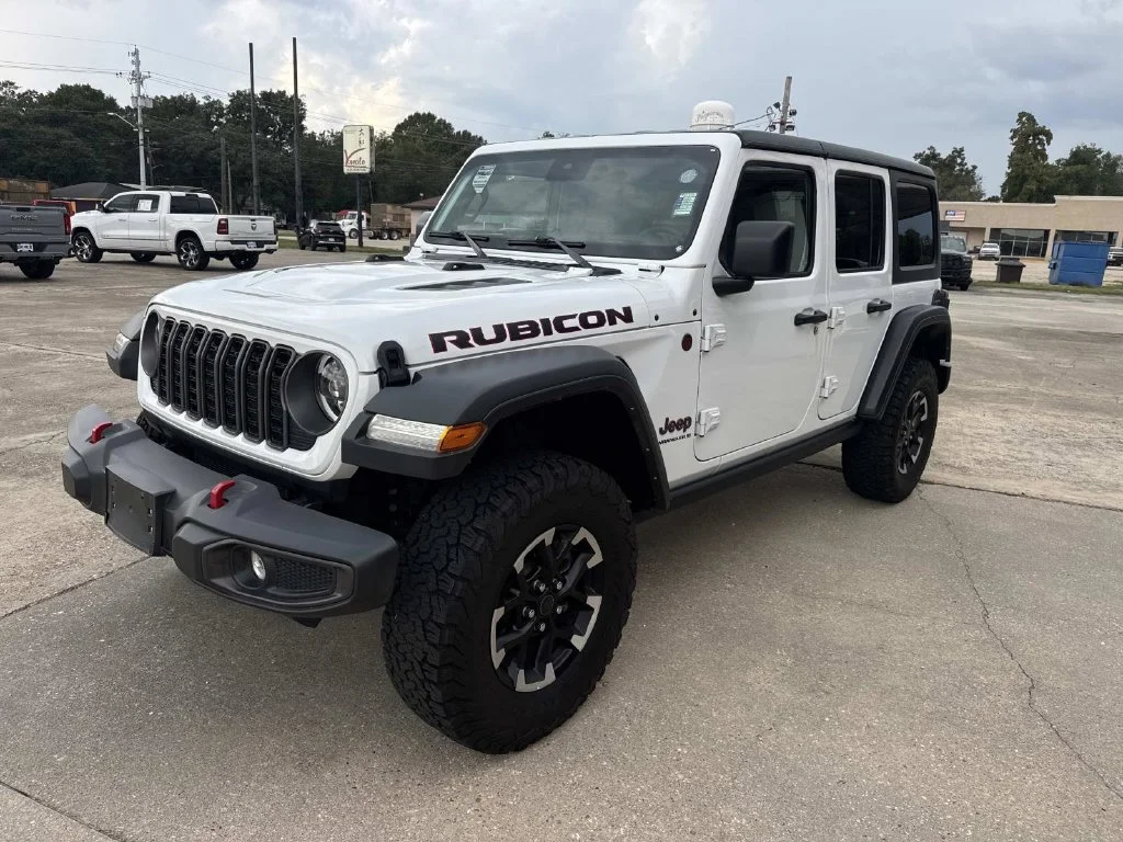 Used 2025 White Jeep Rubicon image 3