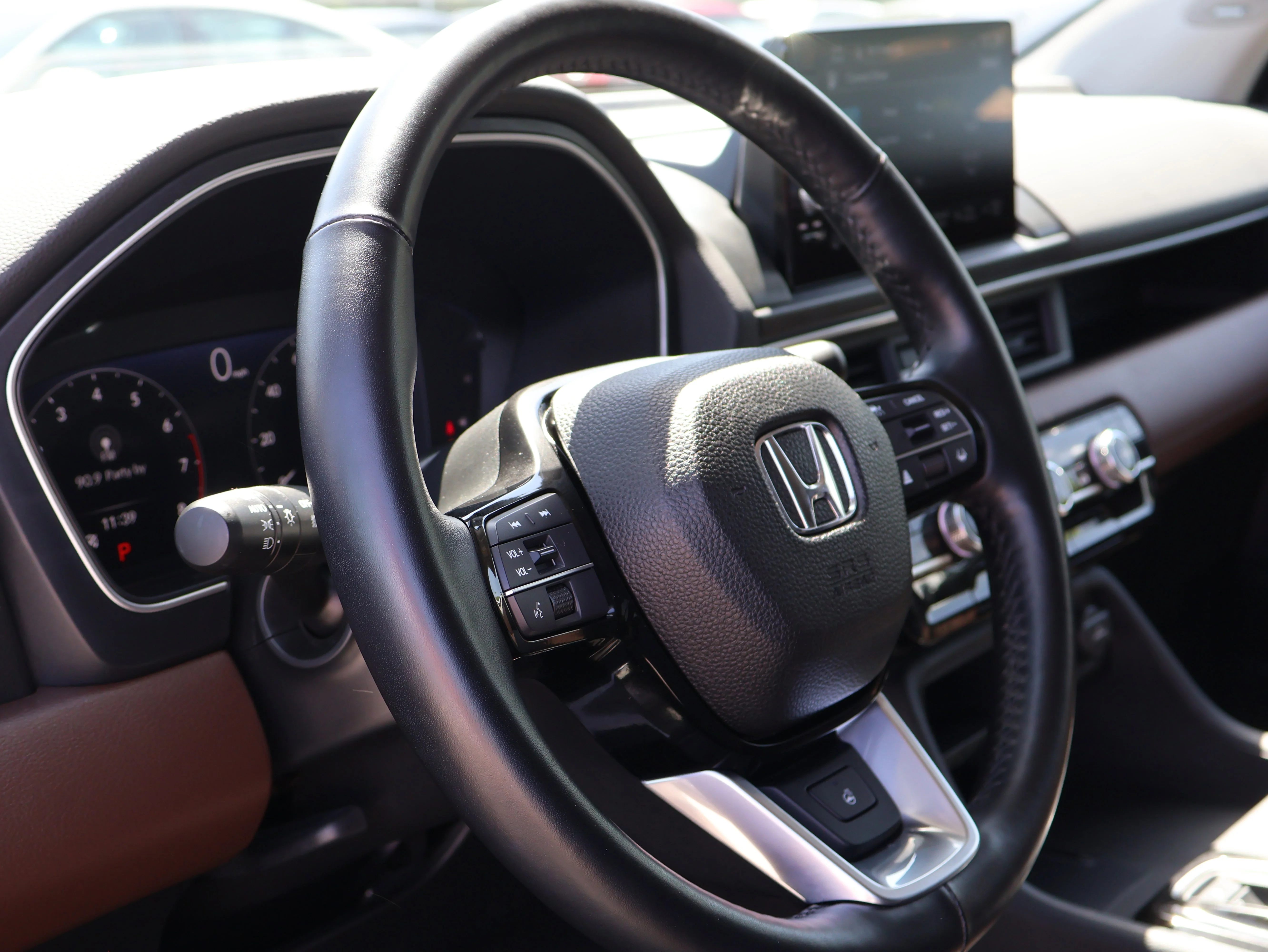 Used 2025 Platinum White Pearl Honda Elite image 26
