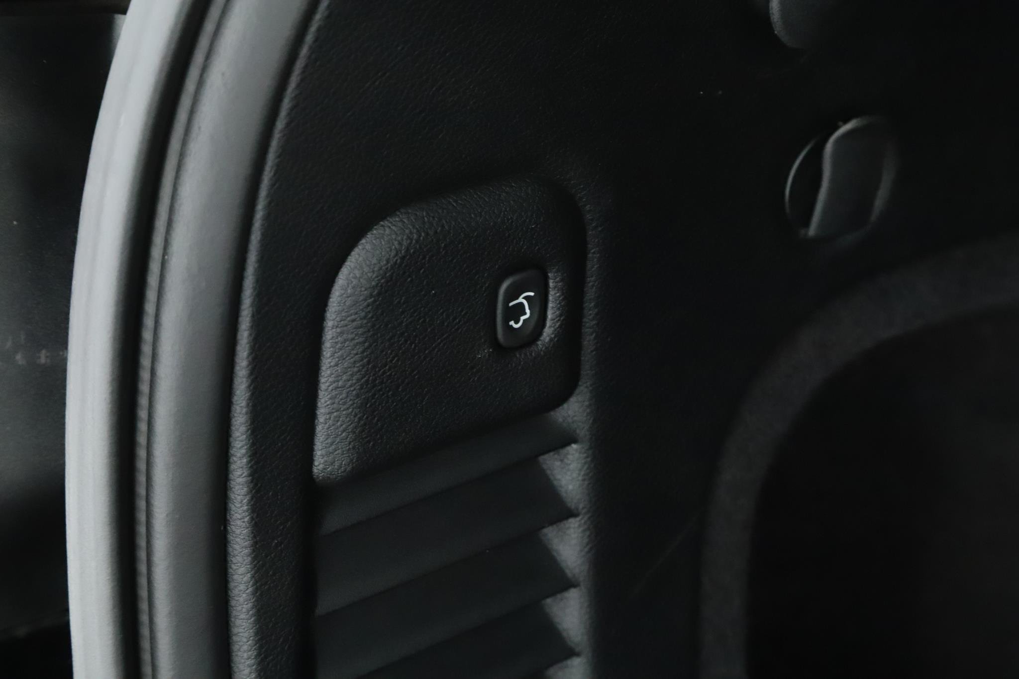Used 2018 Diamond Black Crystal Pearlcoat Jeep SRT 4x4 image 21