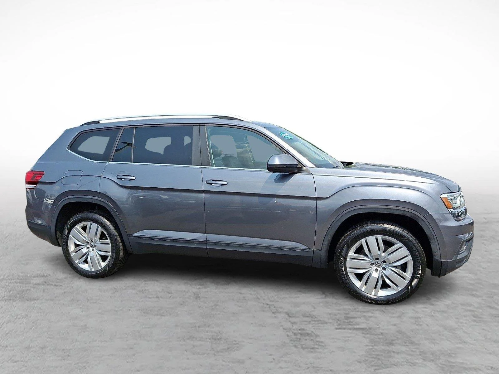 Used 2019 Platinum Gray Metallic Volkswagen 3.6L V6 SE w/Technology image 7
