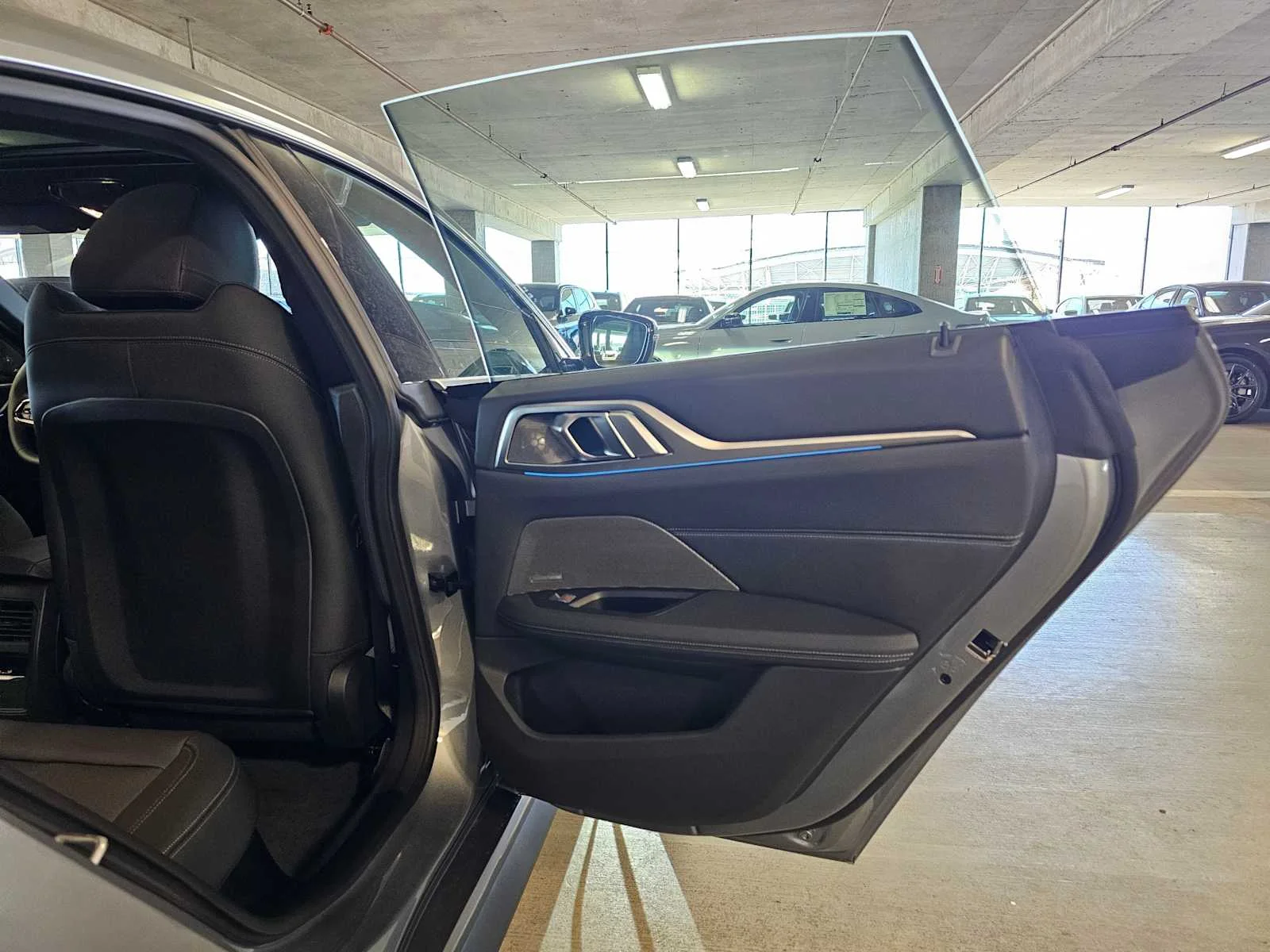 New 2026 Skyscraper Grey Metallic BMW xDrive40 image 30
