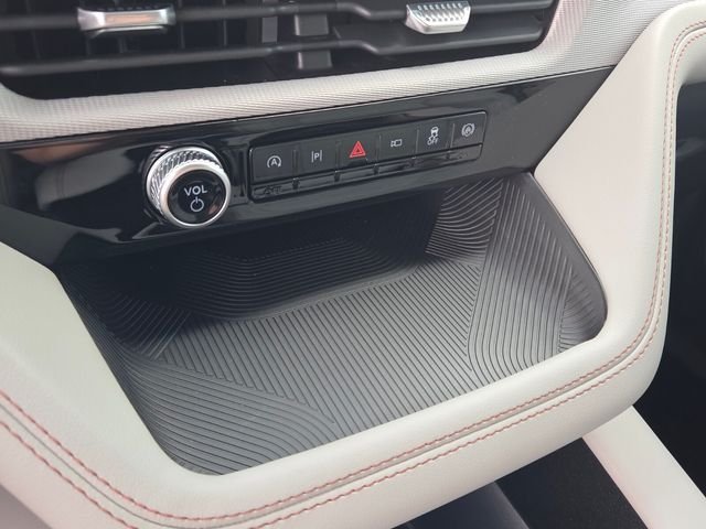 New 2026 Star White Metallic Tri-Coat Ford Active image 21