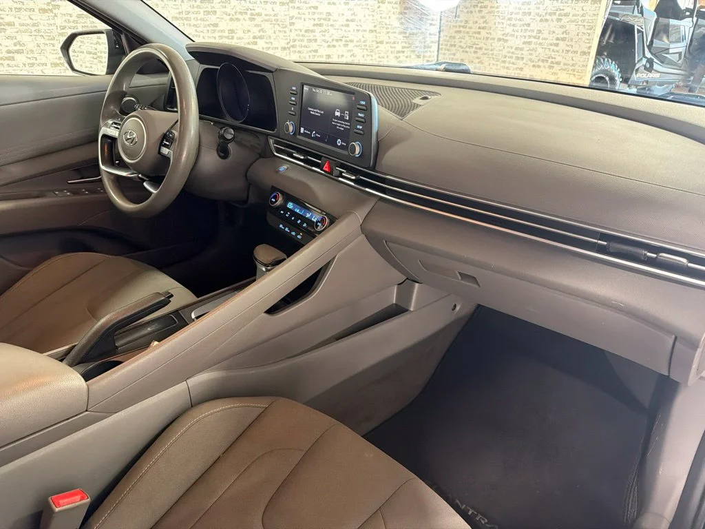 Used 2021 Phantom Black Hyundai SEL image 13