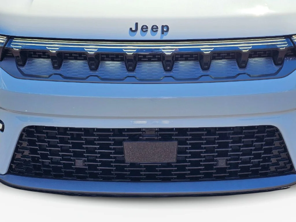 New 2026 Ghost Exterior Paint Jeep Limited Altitude image 3