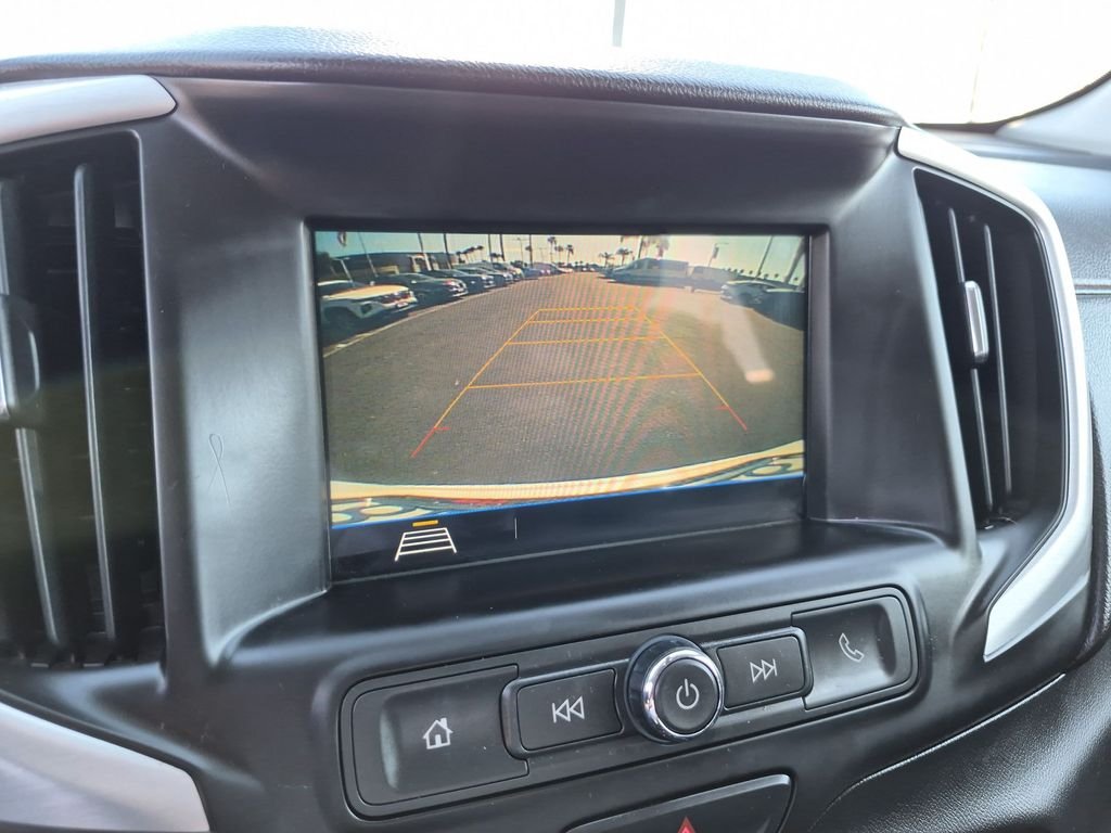 Used 2018 White GMC SLE image 23
