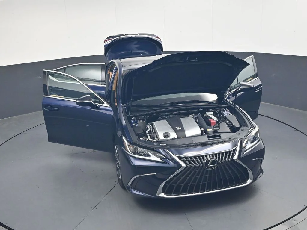 Used 2023  Lexus 350 image 50