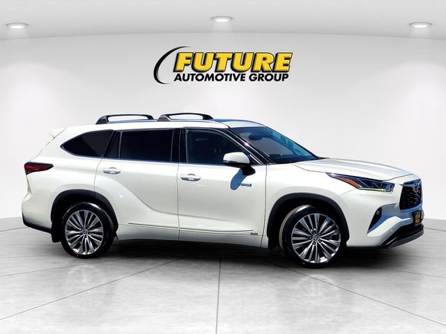 Used 2021 White Toyota Platinum image 3