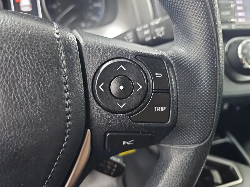 Used 2017 White Toyota LE image 20