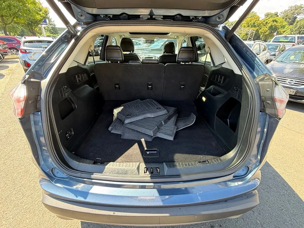 Used 2019 Blue Metallic Ford SEL image 28