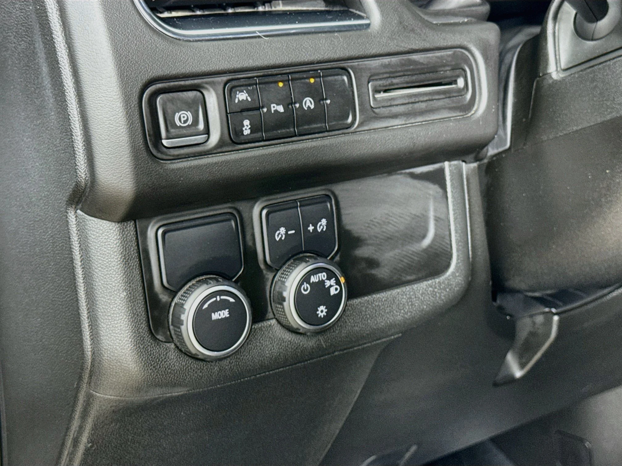 Used 2023 STERLING GRAY METALLIC Chevrolet LS image 12