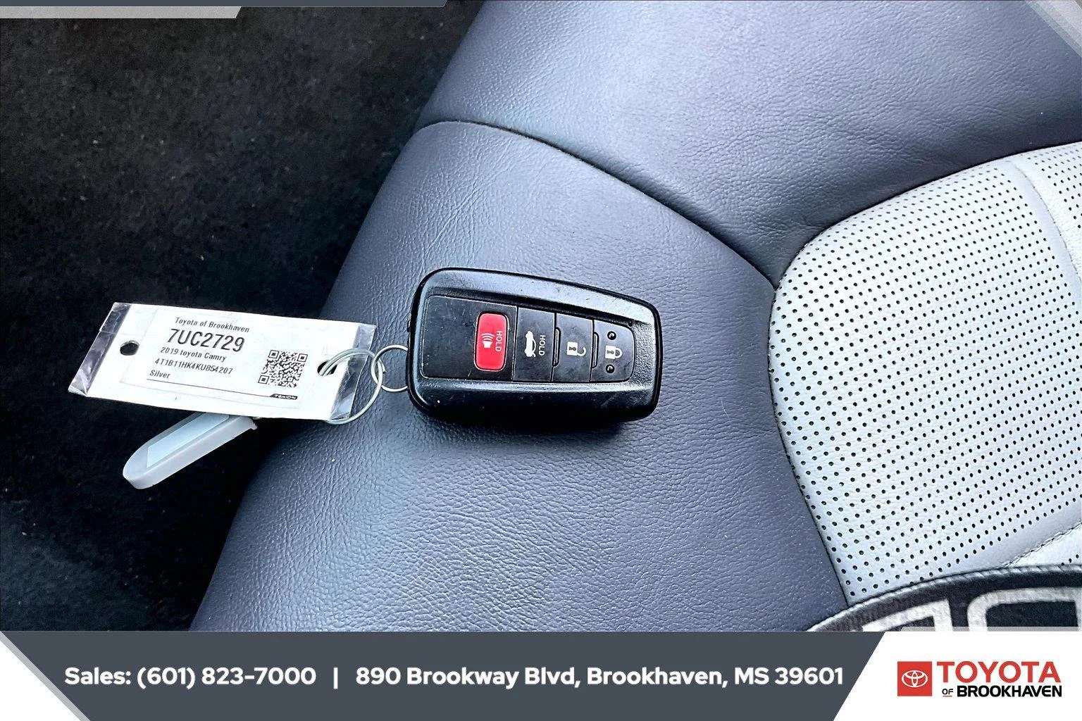 Used 2019 Celestial Silver Metallic Toyota XLE image 9