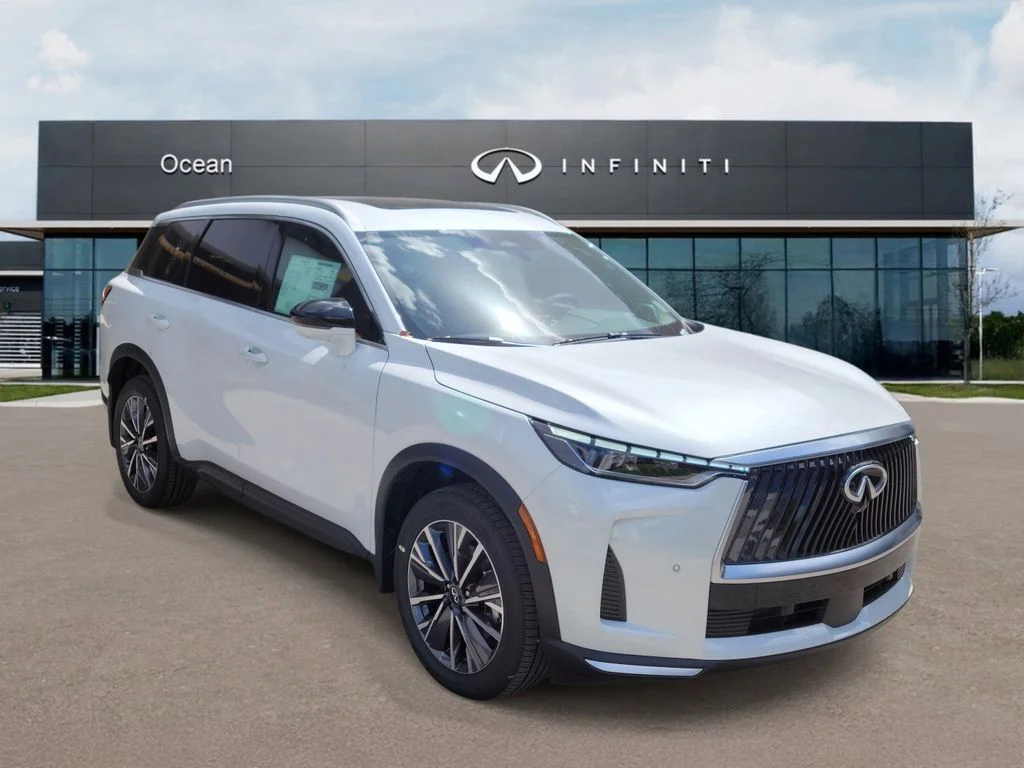 New 2027 White INFINITI LUXE image 2