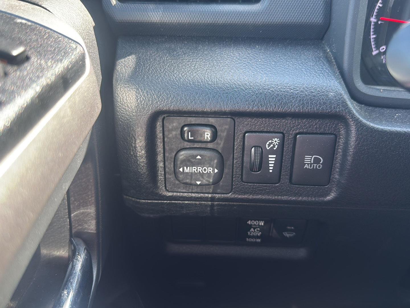 Used 2022 Super White Toyota SR5 image 17