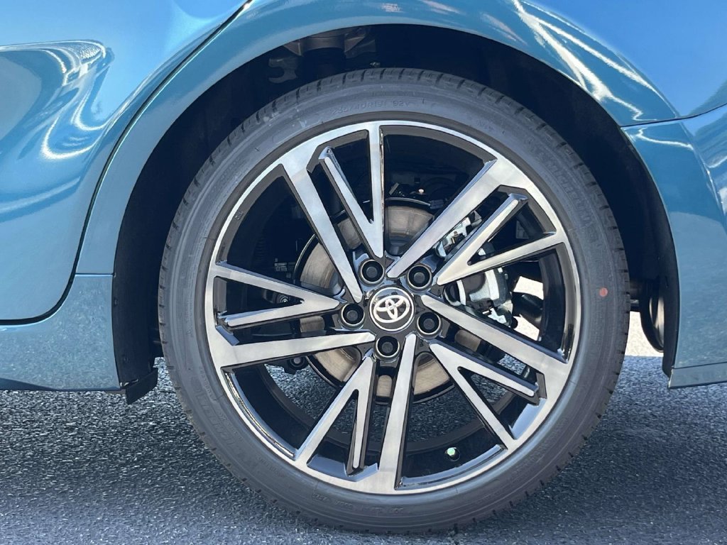 New 2026 Ocean Gem with Midnight Black Metallic roof Toyota XSE image 8