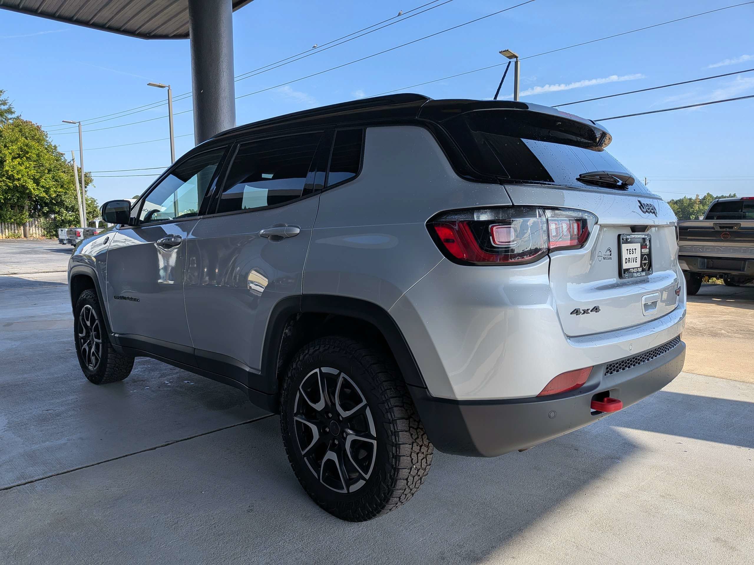 Used 2025 Silver Jeep Trailhawk image 5