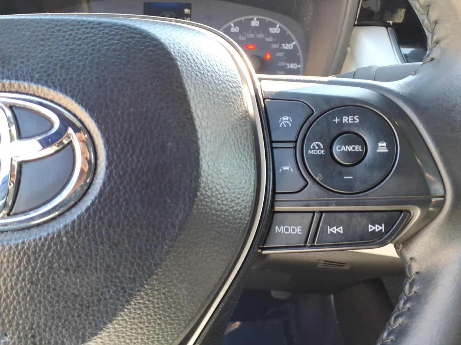 Used 2025 Underground Toyota SE image 20