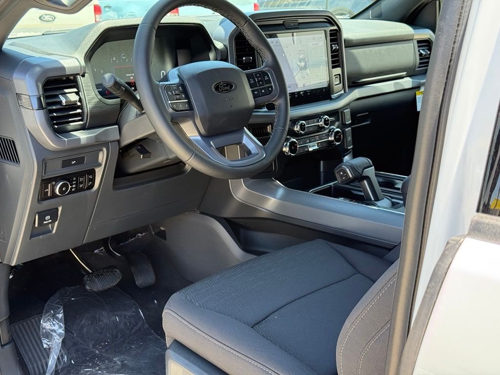 New 2026 Oxford White Ford XLT image 6