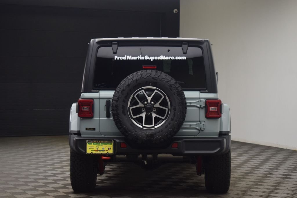 New 2026 Earl Clearcoat Jeep Rubicon image 12