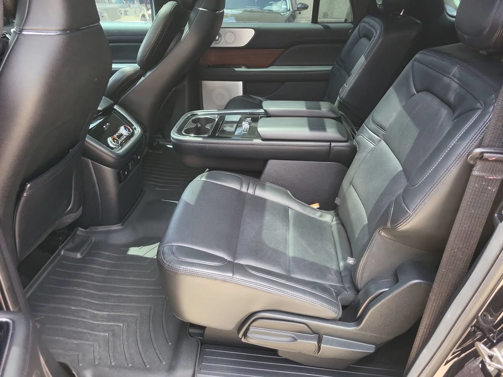 Used 2020 Black Lincoln Reserve L image 26