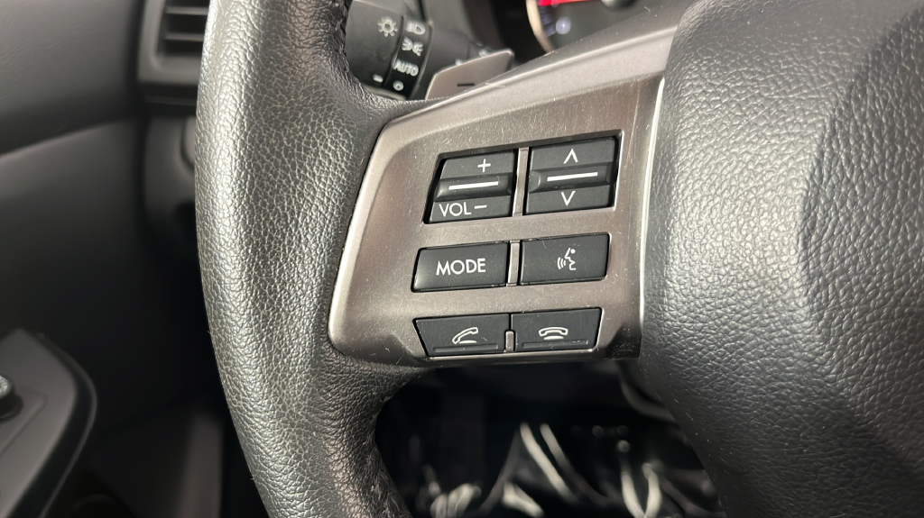 Used 2014 Ice Silver Metallic Subaru 2.0i Limited image 27